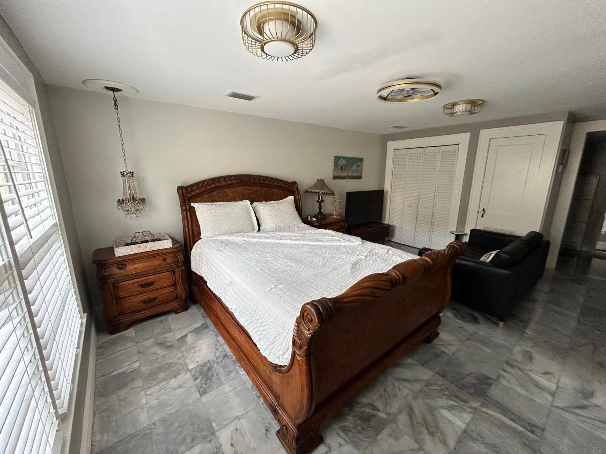 Stylish Bungalow Near Dining, Parks & Entertainment 잭슨빌 외부 사진